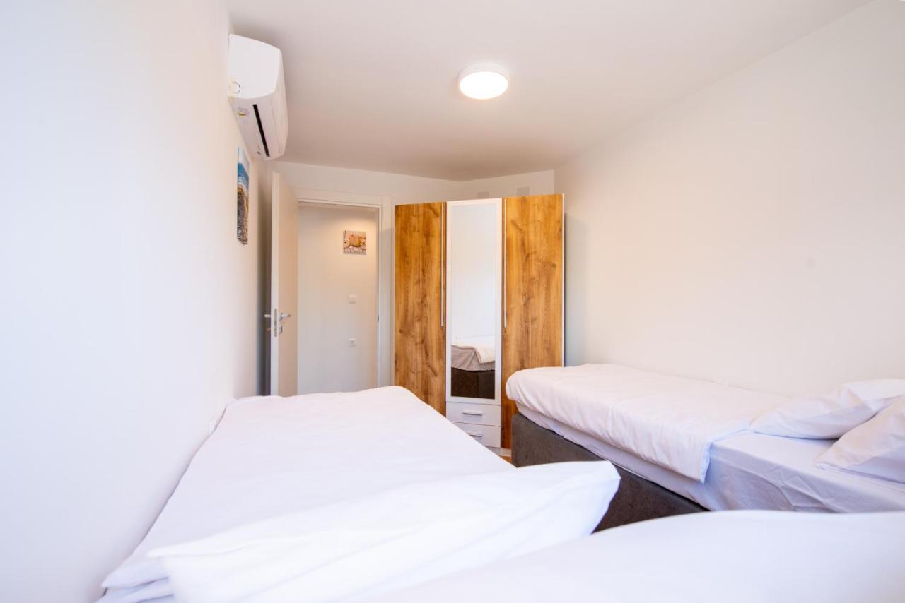 Apartman Noa คาสตาฟ ภายนอก รูปภาพ