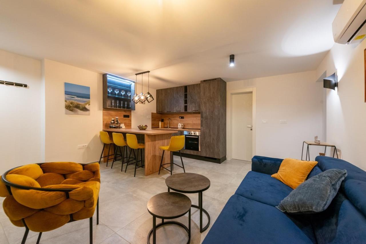 Apartman Noa คาสตาฟ ภายนอก รูปภาพ