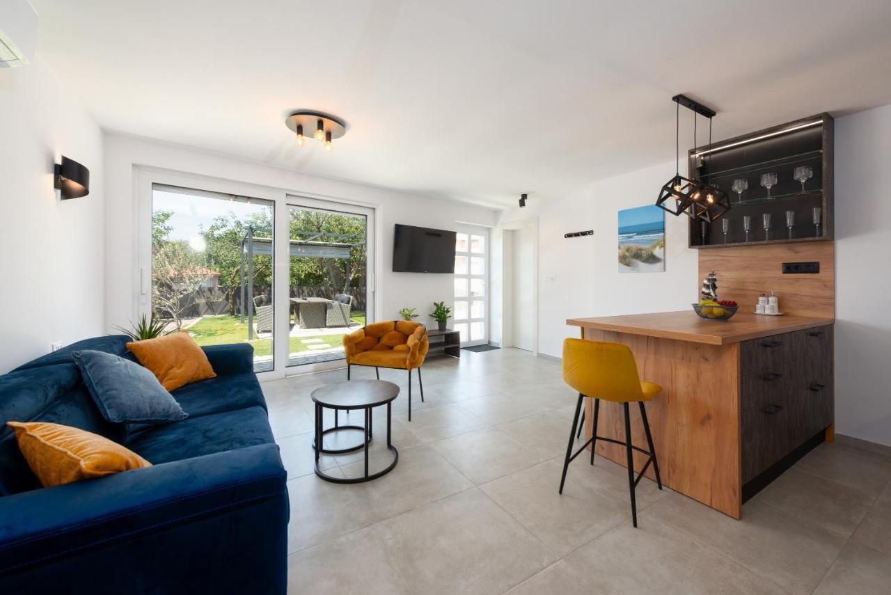 Apartman Noa คาสตาฟ ภายนอก รูปภาพ