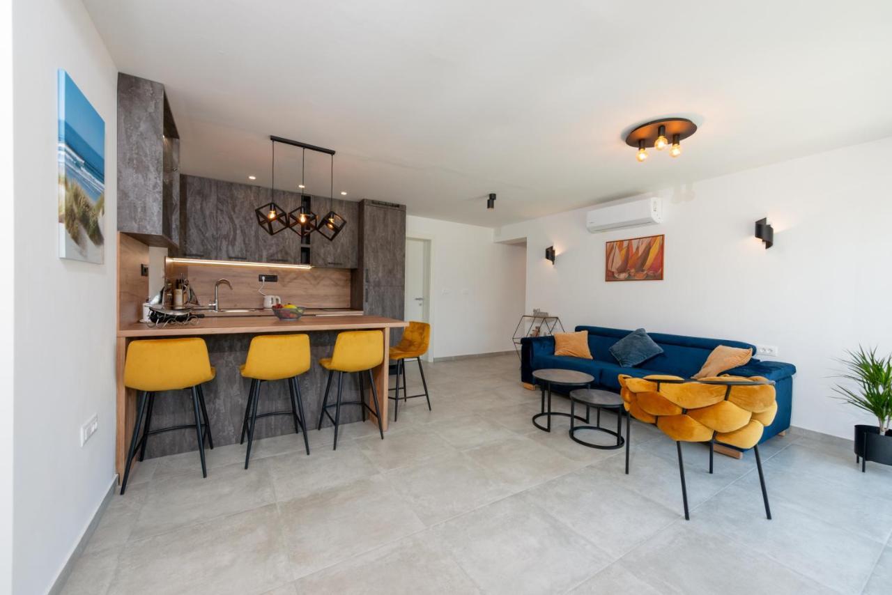Apartman Noa คาสตาฟ ภายนอก รูปภาพ