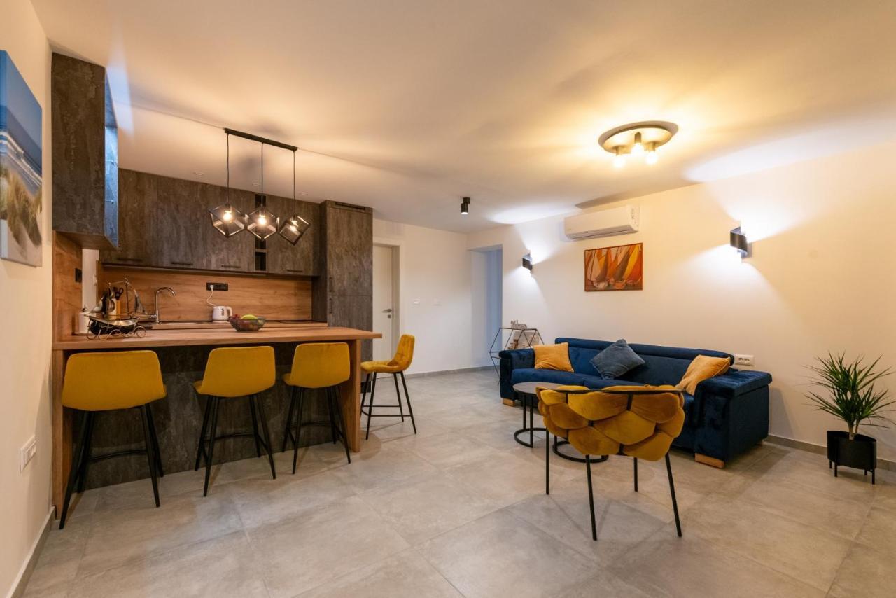 Apartman Noa คาสตาฟ ภายนอก รูปภาพ
