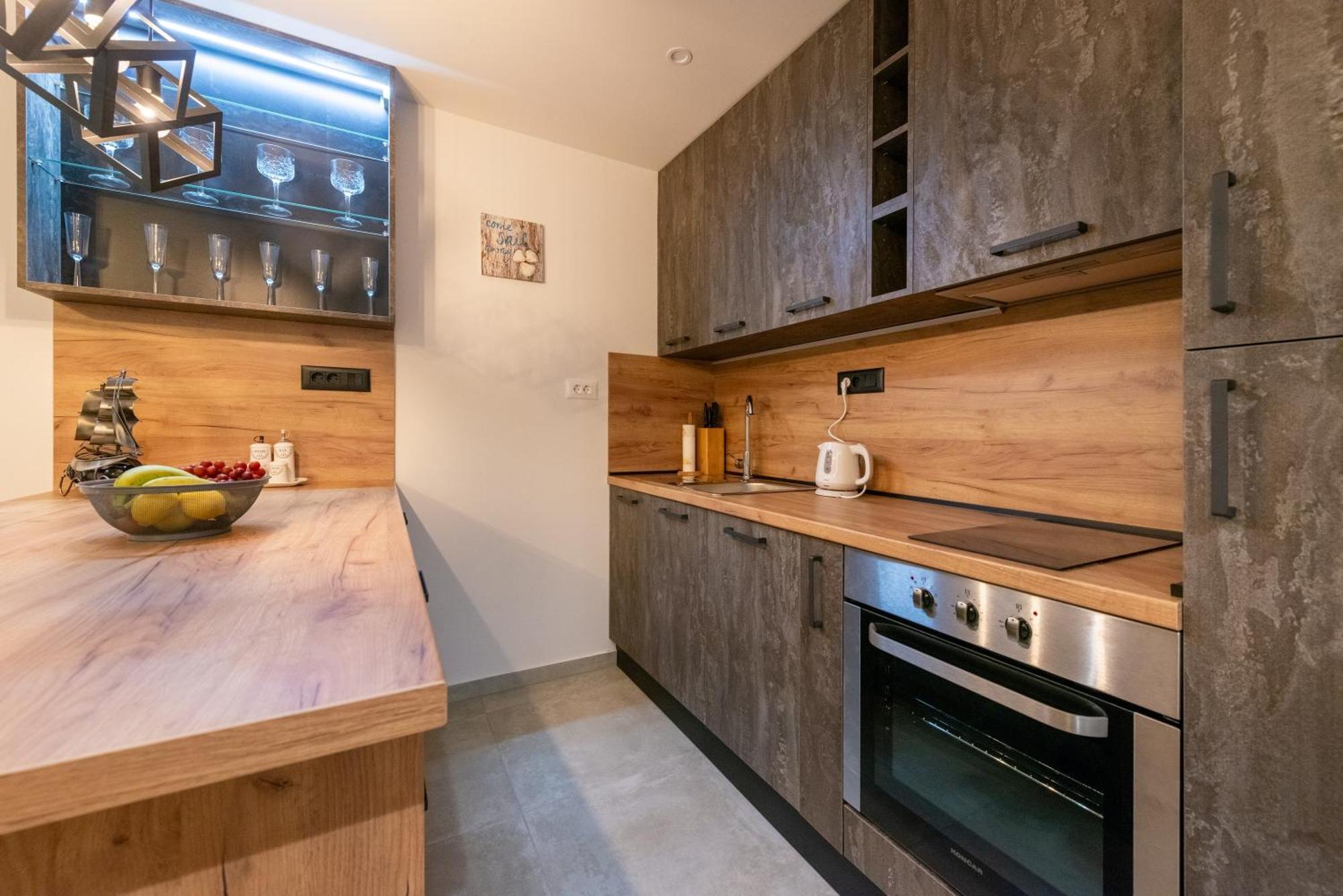 Apartman Noa คาสตาฟ ภายนอก รูปภาพ